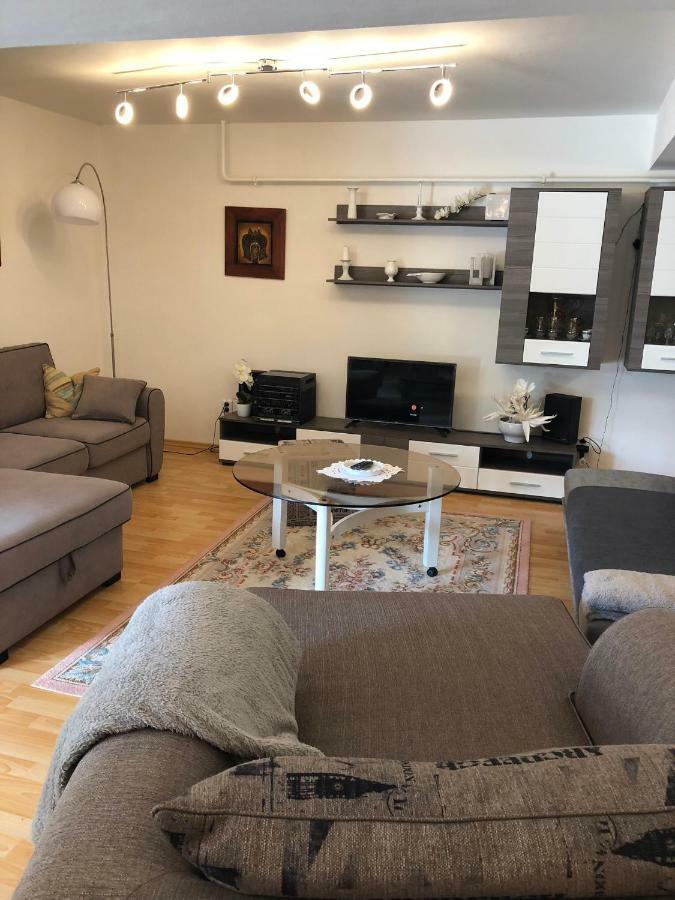Apartman Amalia Banska Bystrica Luaran gambar
